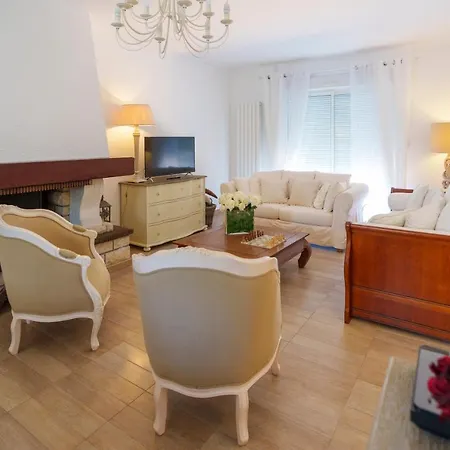 Roma Apartment *